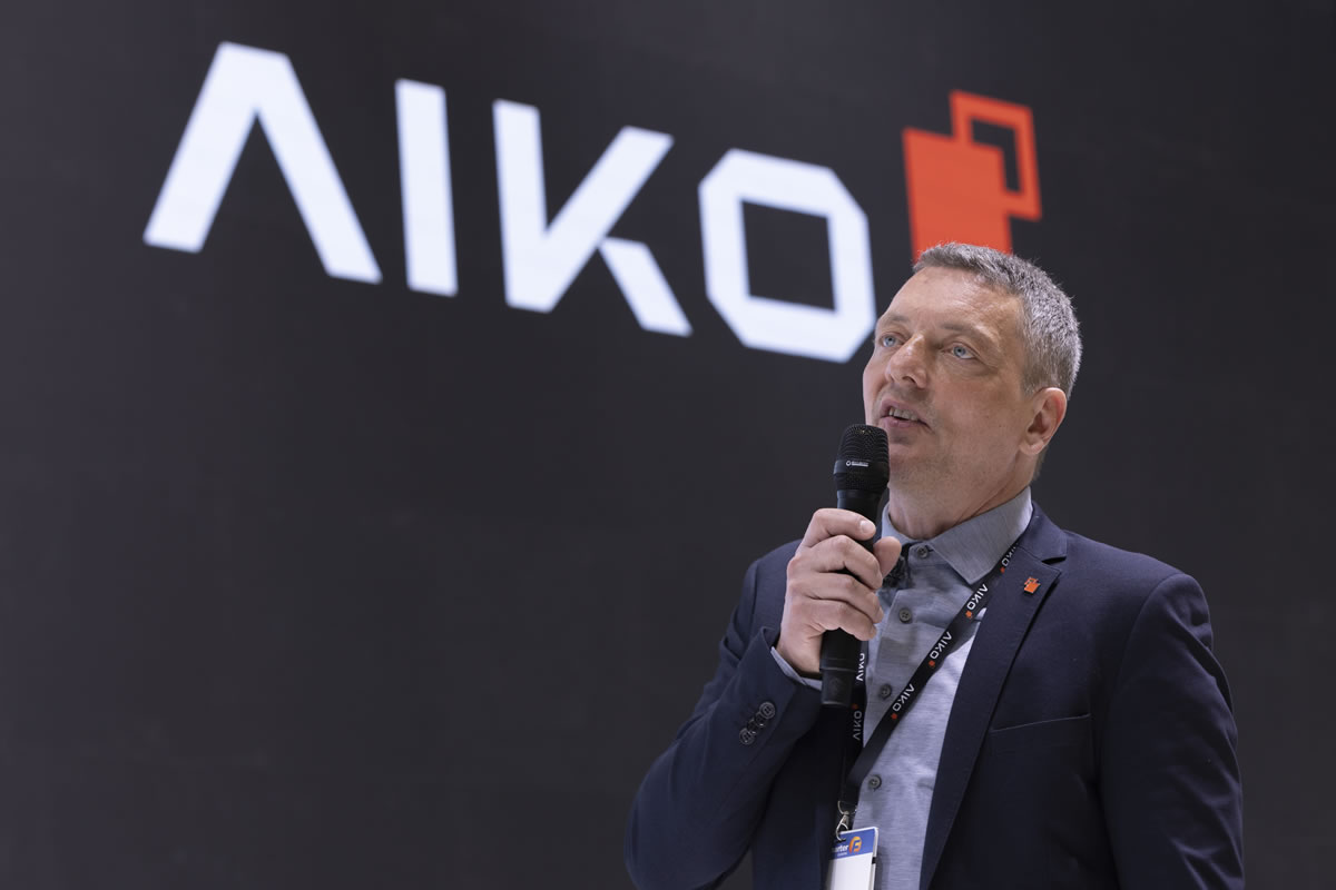 和记携“黑科技”新品亮相Intersolar展